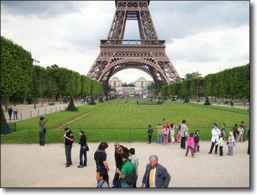Paris tours : Paris museums : Paris sightseeing : the Eiffel Tower, Paris